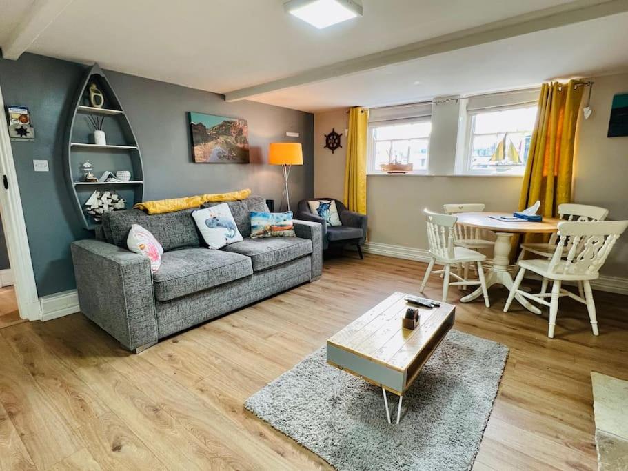 Swordfish Cottage **Next To The Harbour** Whitby Bagian luar foto